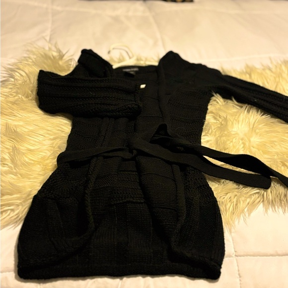 Half Sleeve Sweater, size small! - Picture 7 of 7